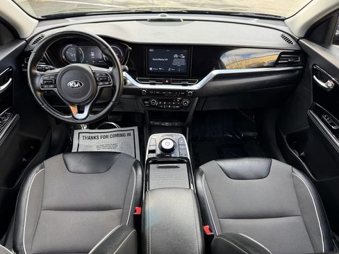 Used 2020 Kia Niro EX w/ Cold Weather Package image 26