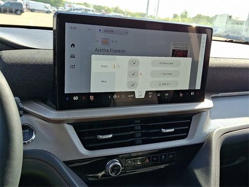 Used 2025 Ford Explorer Active w/ Active Comfort Package image 16