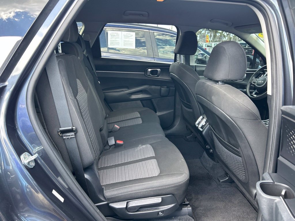 Used 2023 Kia Sorento LX FWD image 43