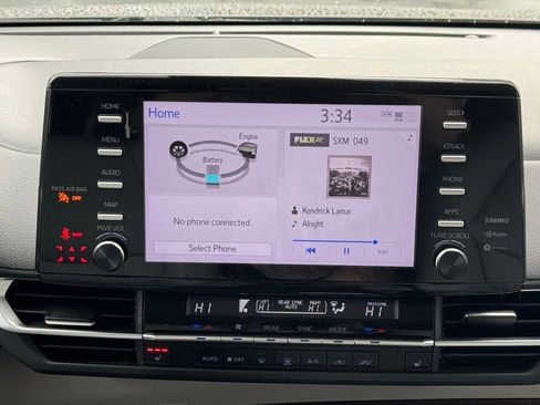 Used 2023 Toyota Sienna XLE image 41