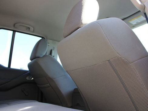Used 2016 Nissan Frontier S RWD image 14