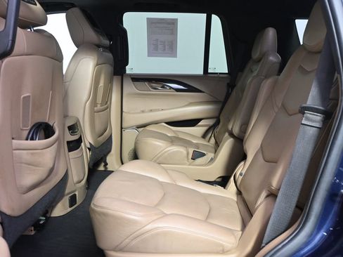 Used 2019 Cadillac Escalade Platinum AWD/4WD image 21