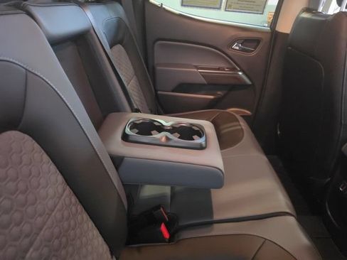 Used 2021 Chevrolet Colorado Z71 AWD/4WD image 14