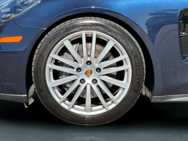 Used 2018 Porsche Panamera 4S AWD/4WD image 33
