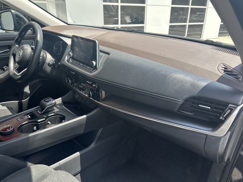Used 2021 Nissan Rogue SV AWD/4WD image 27