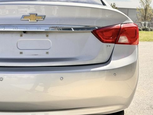 Used 2017 Chevrolet Impala LT FWD image 11