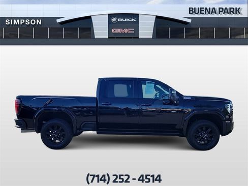 Used 2025 GMC Sierra 2500 AT4 w/ AT4 Premium Plus Package image 9