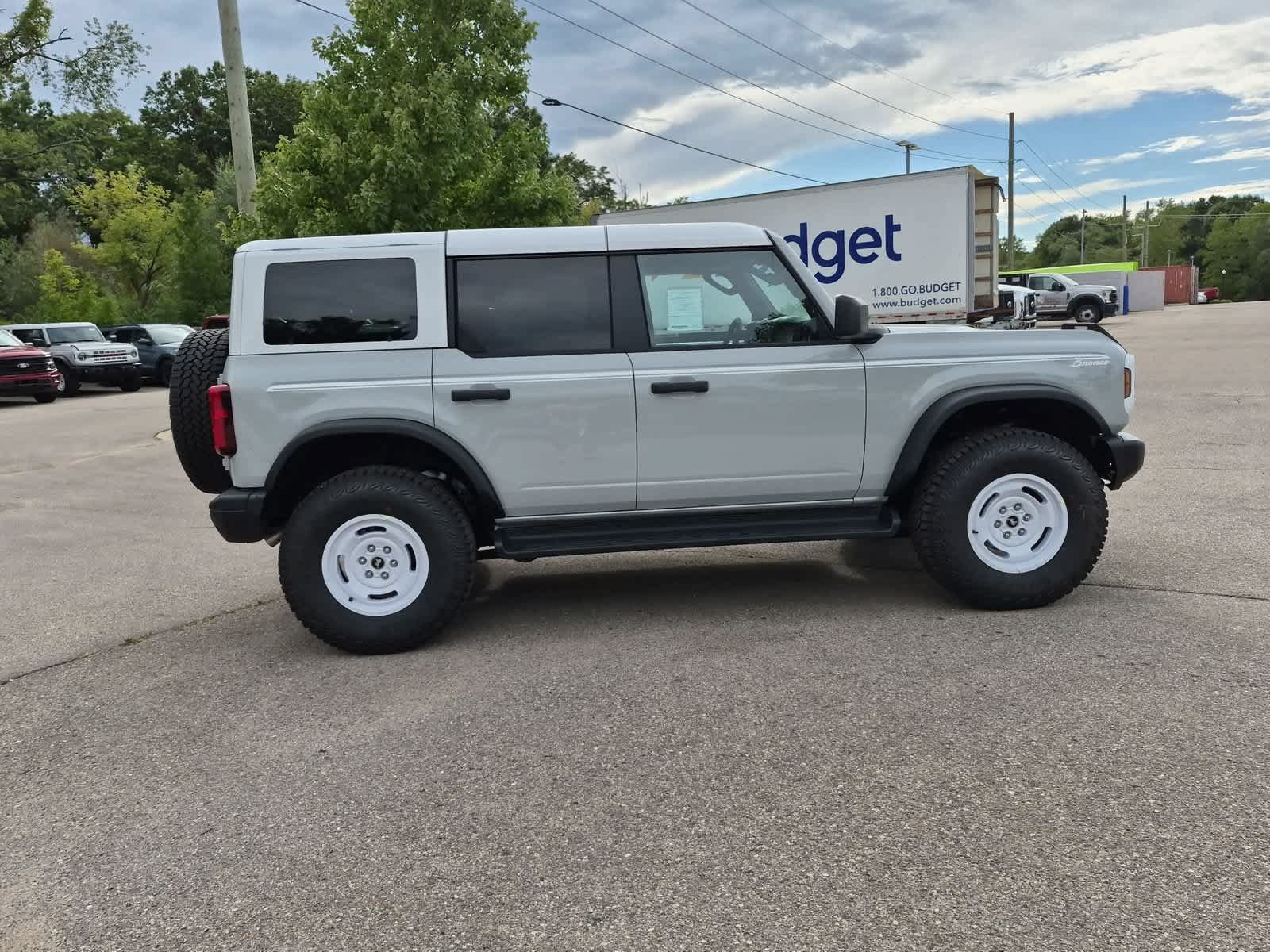 New 2026 Ford Bronco Heritage Edition AWD/4WD image 9