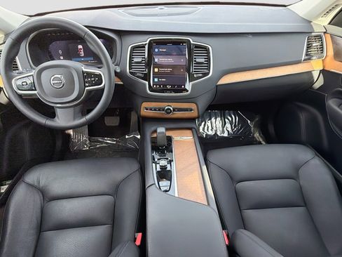 Used 2023 Volvo XC90 B6 Plus image 16