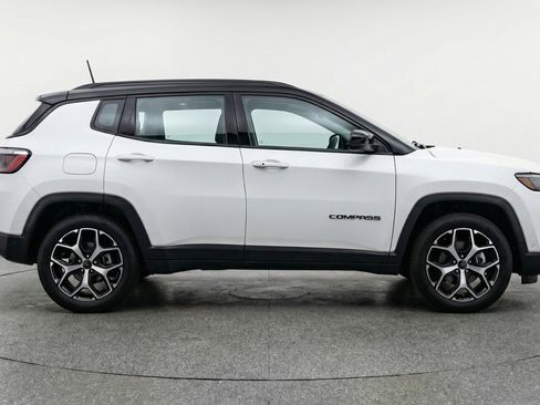 Used 2025 Jeep Compass Limited AWD/4WD image 11