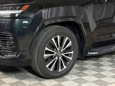 Certified 2024 Lexus LX 600 4WD w/ Premium Package image 4
