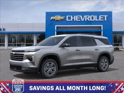 New 2026 Chevrolet Traverse LT w/ Driver Confidence Package AWD/4WD image 2