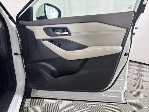 Used 2023 Nissan Rogue SV w/ SV Premium B Package FWD image 29
