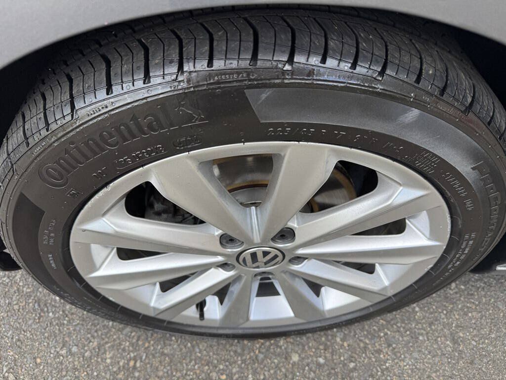 Used 2012 Volkswagen Golf TDI FWD image 22