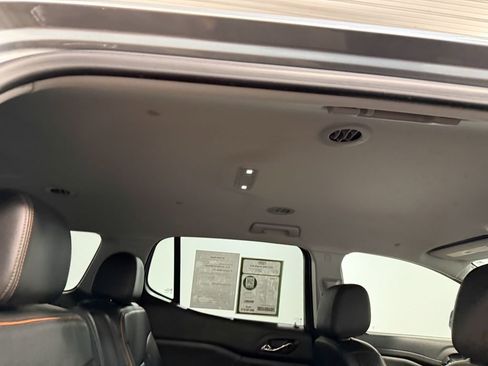 Used 2023 GMC Acadia AT4 AWD/4WD image 16