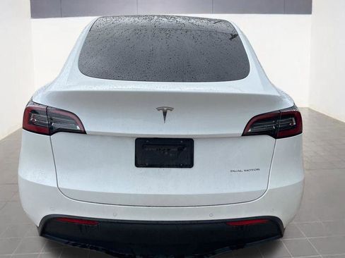 Used 2022 Tesla Model Y Long Range image 3