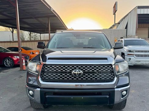 Used 2019 Toyota Tundra SR5 w/ SR5 Upgrade Package AWD/4WD image 5