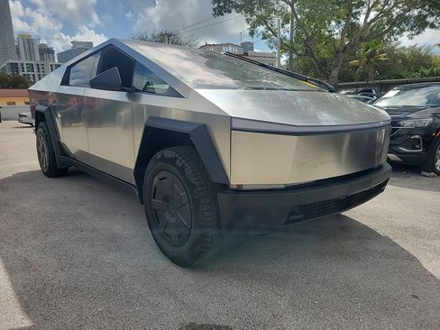 Used 2025 Tesla Cybertruck AWD Crew Cab image 6