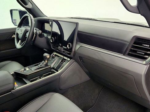 Used 2024 Lexus GX 550 GX 550 Luxury 4WD w/ Mark Levi image 24