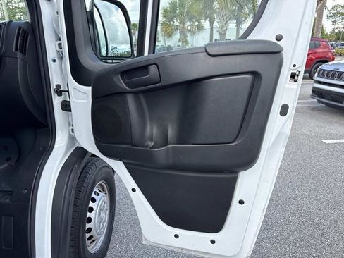 Used 2025 RAM ProMaster 2500 w/ Convenience Group FWD image 9