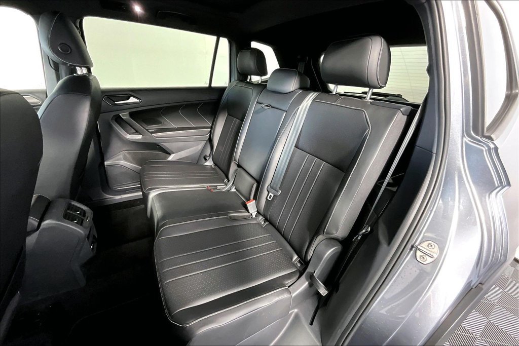Used 2023 Volkswagen Tiguan SE R-Line FWD image 26