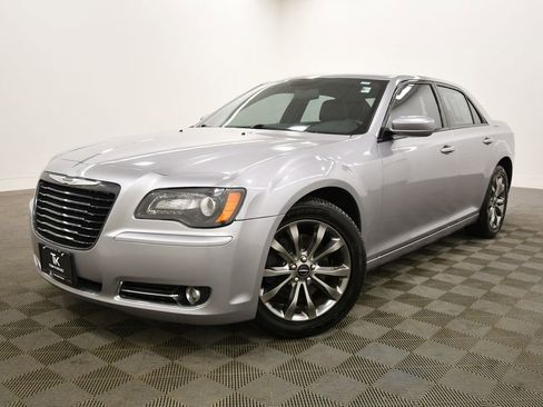 Used 2014 Chrysler 300 S image 2