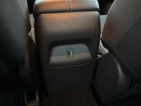 Used 2025 Nissan Sentra SV FWD image 22