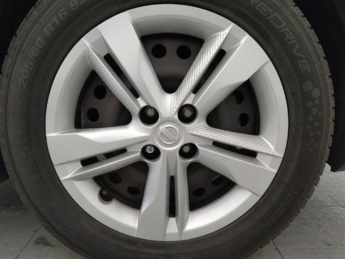 Used 2019 Nissan Kicks S w/ Exterior Electronics Package image 31