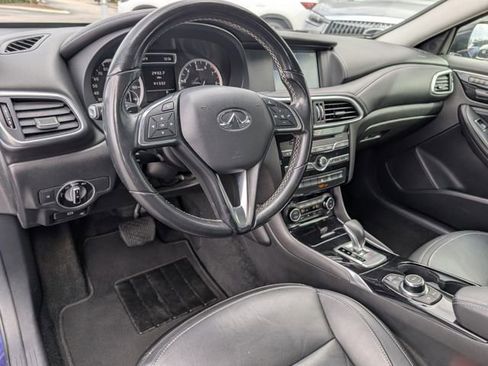 Used 2017 INFINITI QX30 image 5