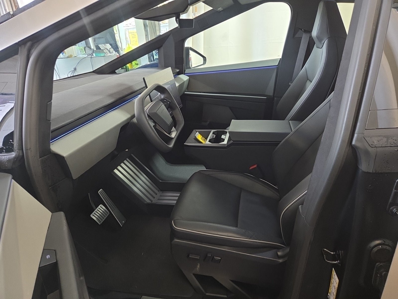 Used 2024 Tesla Cybertruck Cyberbeast AWD/4WD image 5