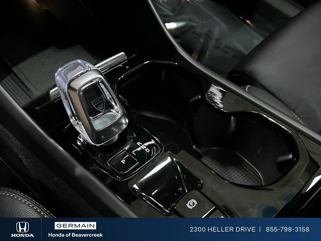 Used 2023 Volvo XC40 B4 Ultimate FWD image 25