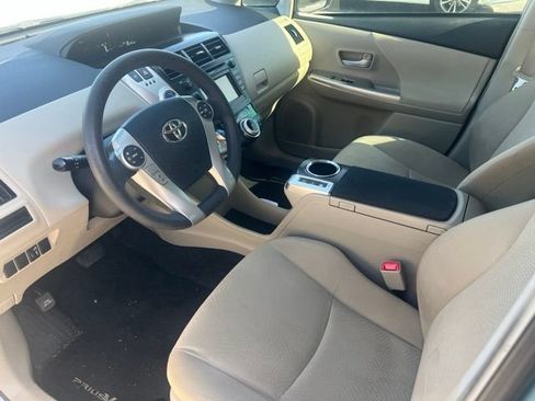 Used 2014 Toyota Prius V Two FWD image 8
