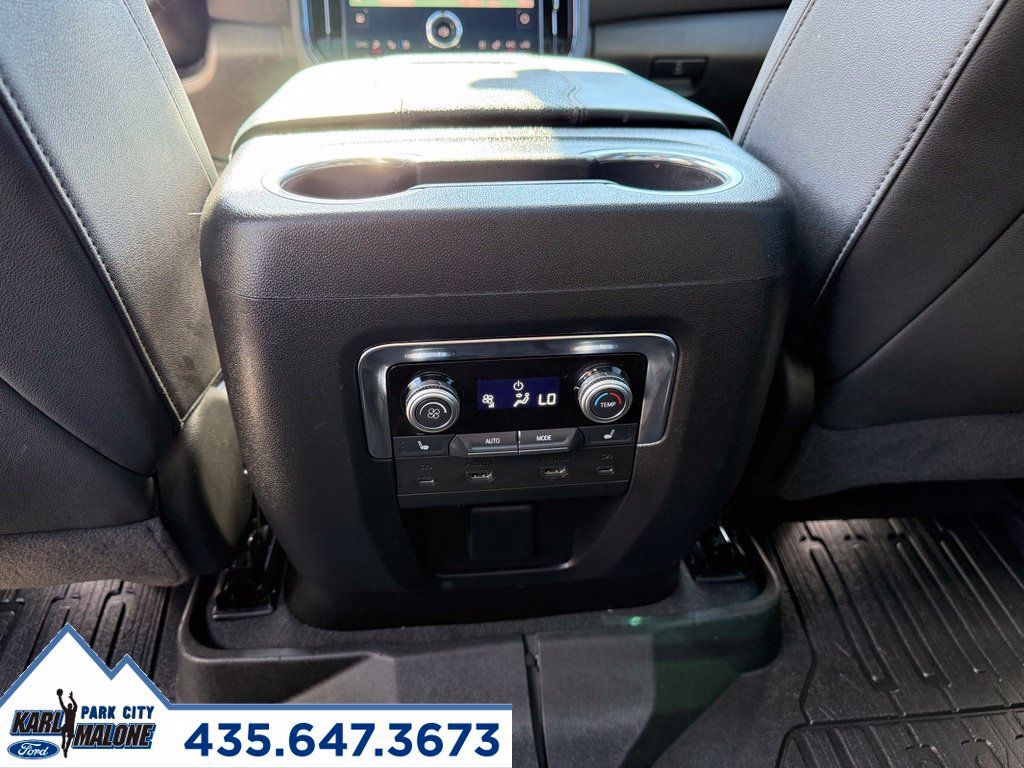 Used 2025 GMC Yukon AT4 w/ AT4 Premium Plus Package AWD/4WD image 32