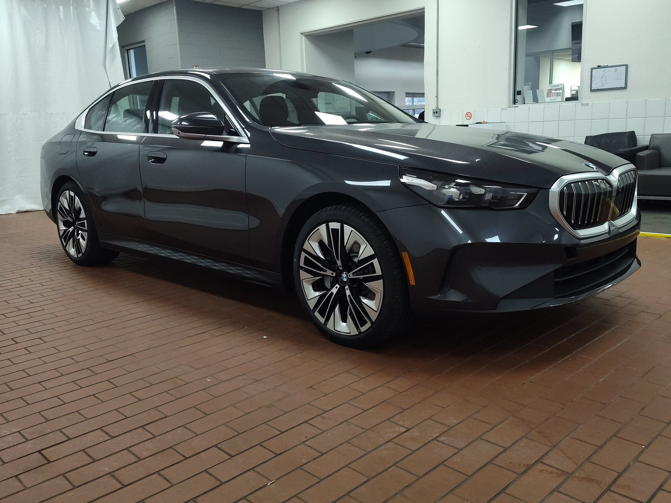 Used 2026 BMW 530i xDrive AWD/4WD image 6