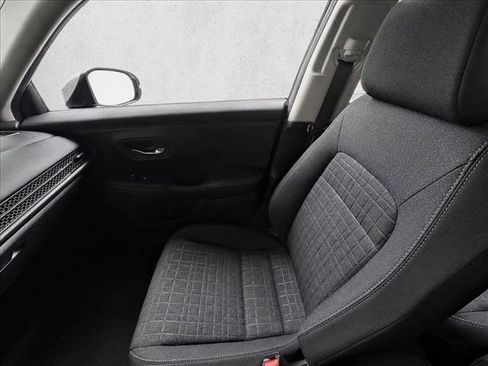 Used 2025 Honda HR-V LX image 21