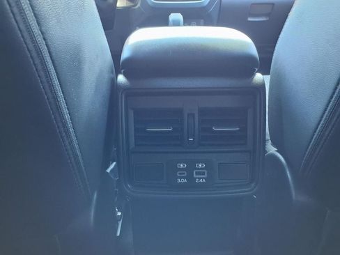 Used 2025 Subaru Forester Premium AWD/4WD image 24