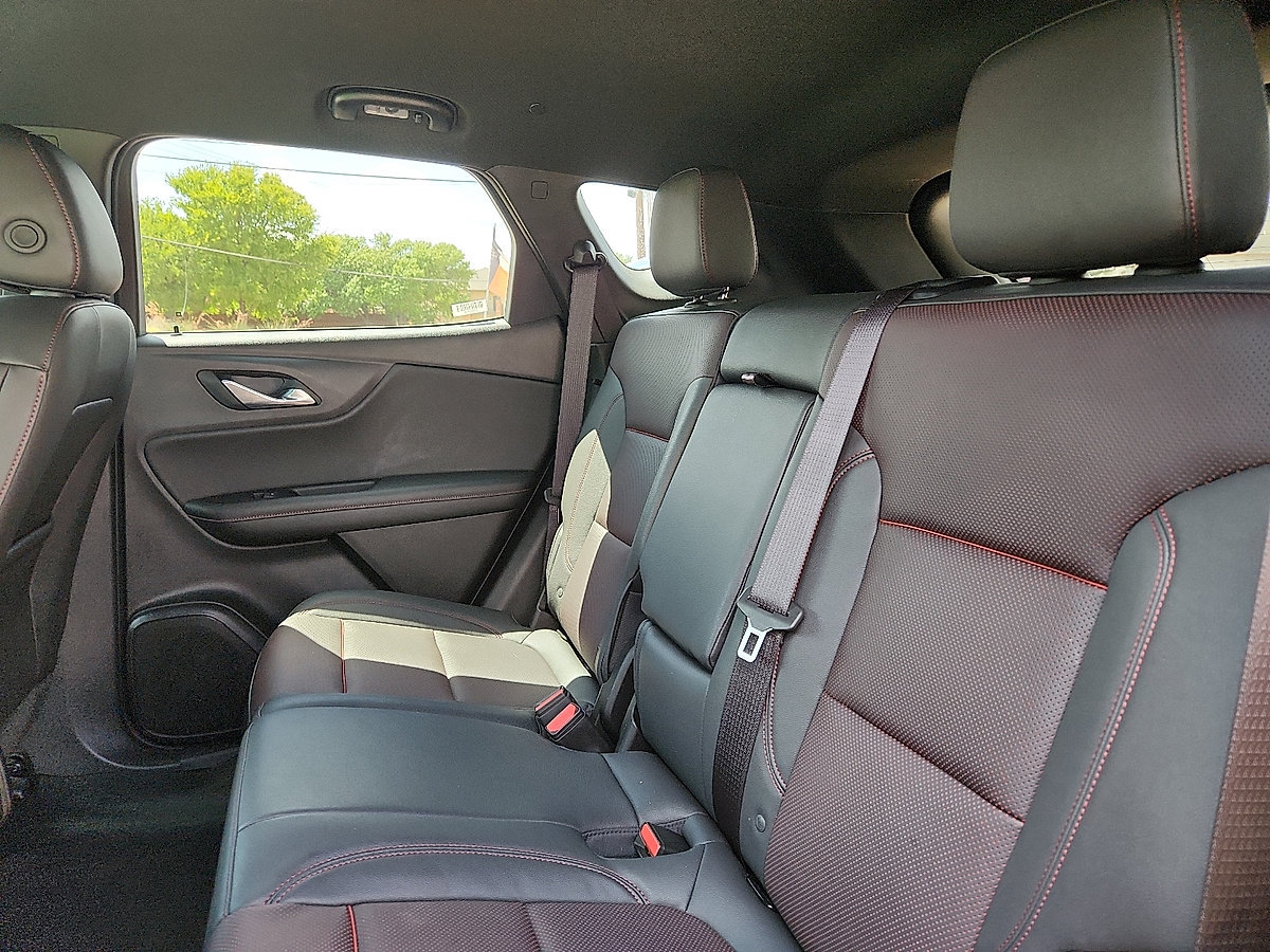 Used 2025 Chevrolet Blazer RS FWD image 6