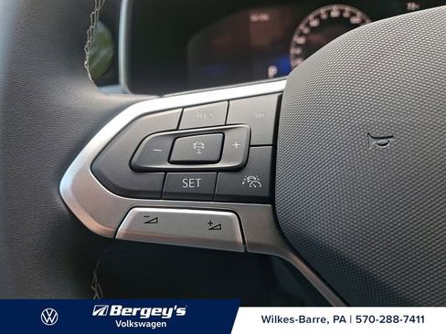 New 2026 Volkswagen Taos SE AWD/4WD image 17