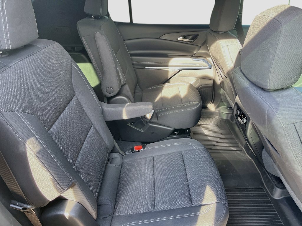 Used 2026 Chevrolet Traverse LT w/ Midnight/Sport Edition FWD image 29