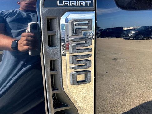 Used 2023 Ford F250 Lariat w/ Lariat Ultimate Package AWD/4WD image 31