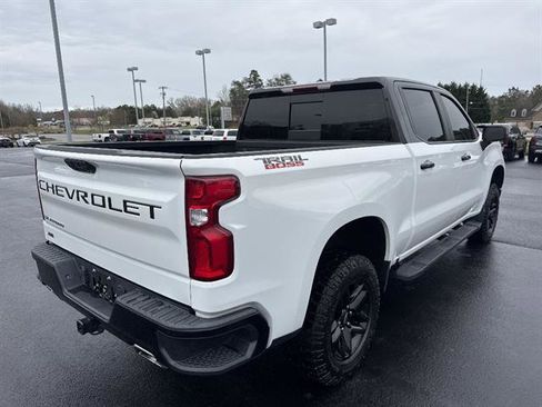Used 2022 Chevrolet Silverado 1500 LT Trail Boss w/ Convenience Package II image 9