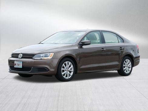 Used 2013 Volkswagen Jetta SE image 3