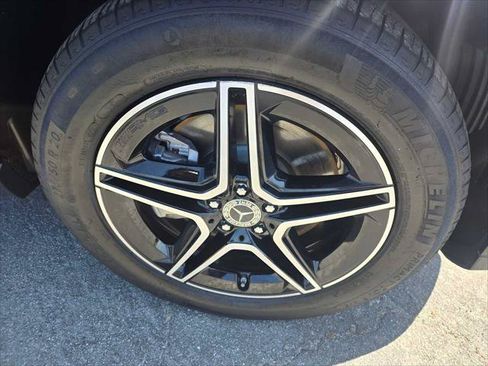 Used 2023 Mercedes-Benz GLE 450 4MATIC image 9