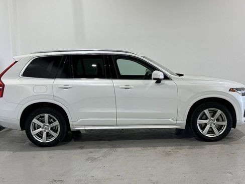 Used 2022 Volvo XC90 T5 Momentum image 22