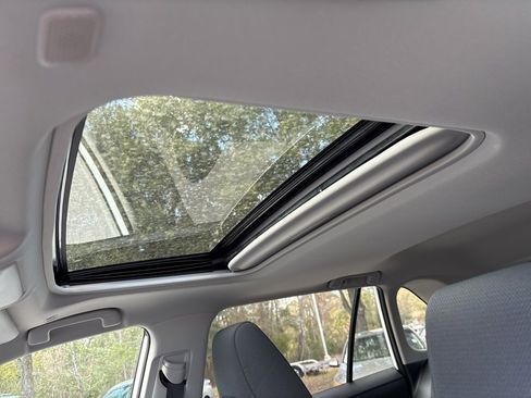 Used 2025 Toyota RAV4 XLE w/ Convenience Package image 5