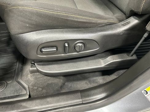 Used 2019 Chevrolet Traverse LT AWD/4WD image 12