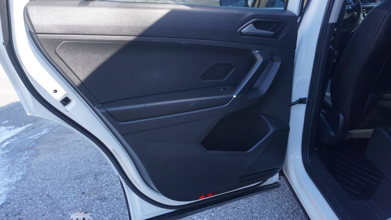 Used 2018 Volkswagen Tiguan SE FWD image 21