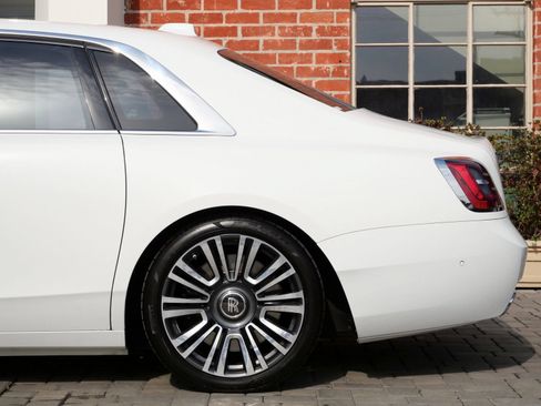 Used 2021 Rolls-Royce Ghost AWD/4WD image 38
