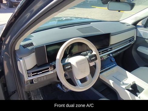 Used 2025 Hyundai Santa Fe SEL AWD/4WD image 7