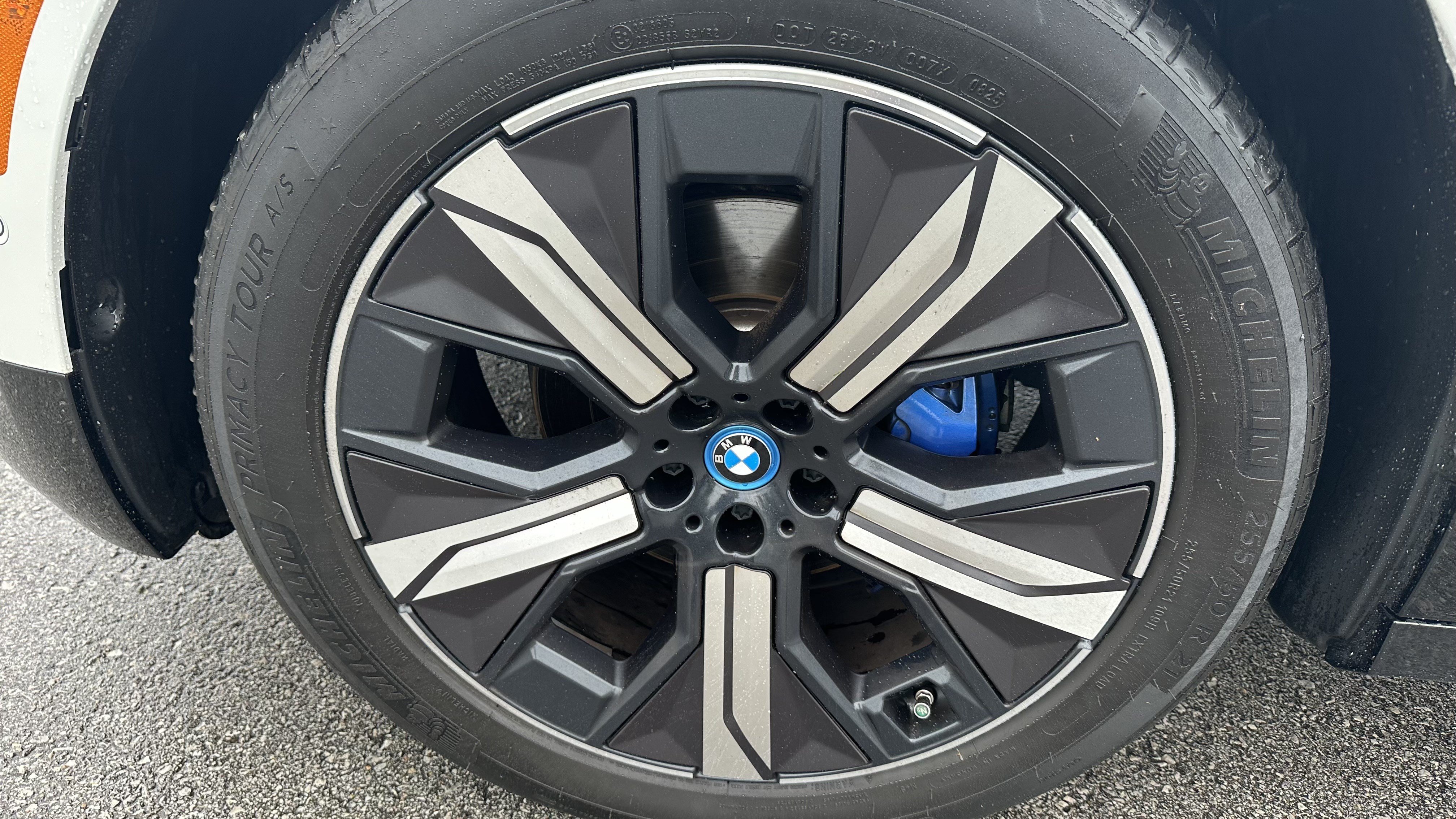 Certified 2024 BMW iX xDrive50 w/ Sport Package AWD/4WD image 12